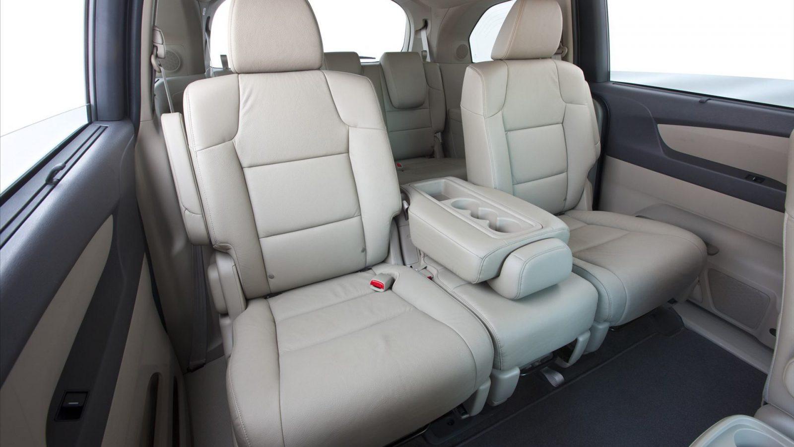 These second-row seats have a latching problem. hondal rcalls odyssey