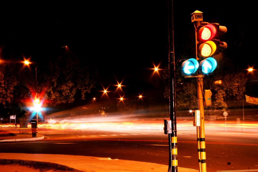 Maintain Safety Near Stop Light Safe Driving Tips At Intersections