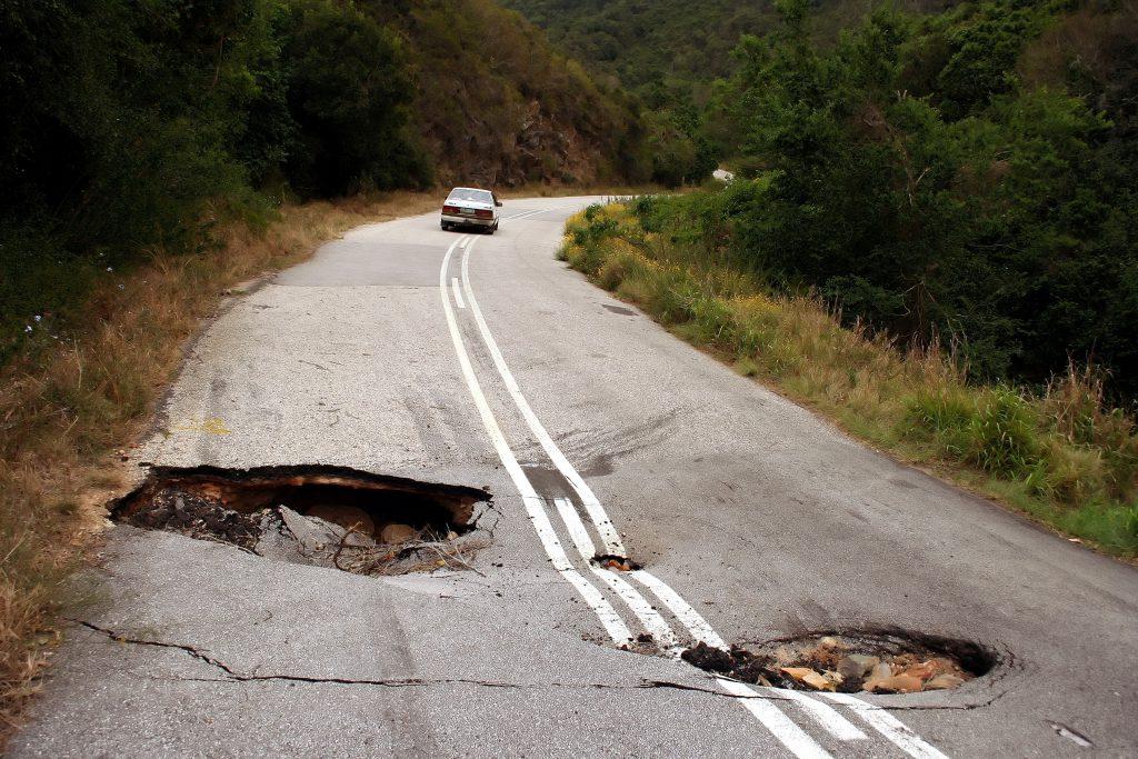 Understanding driving on rough roads Safety driving on rough roads