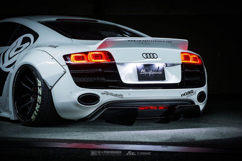 Audi R8 fake exhaust pipes fashion and maintenance Some fake exhaust pipes