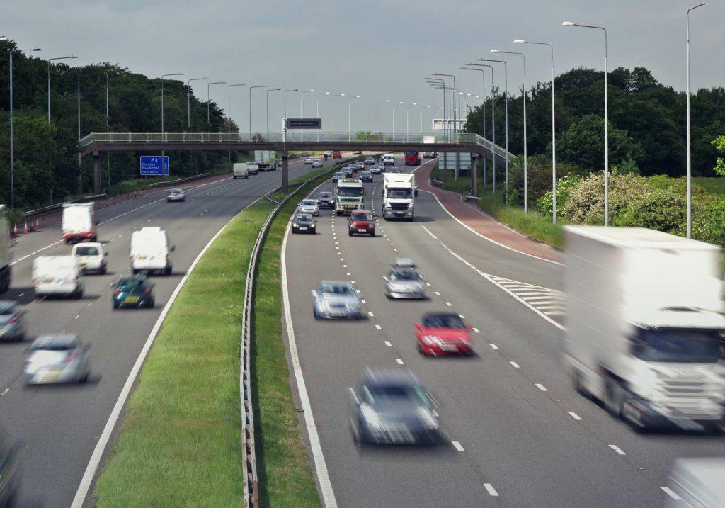 Driving on rough roads safely to avoid accidents Guide for driving on rough roads