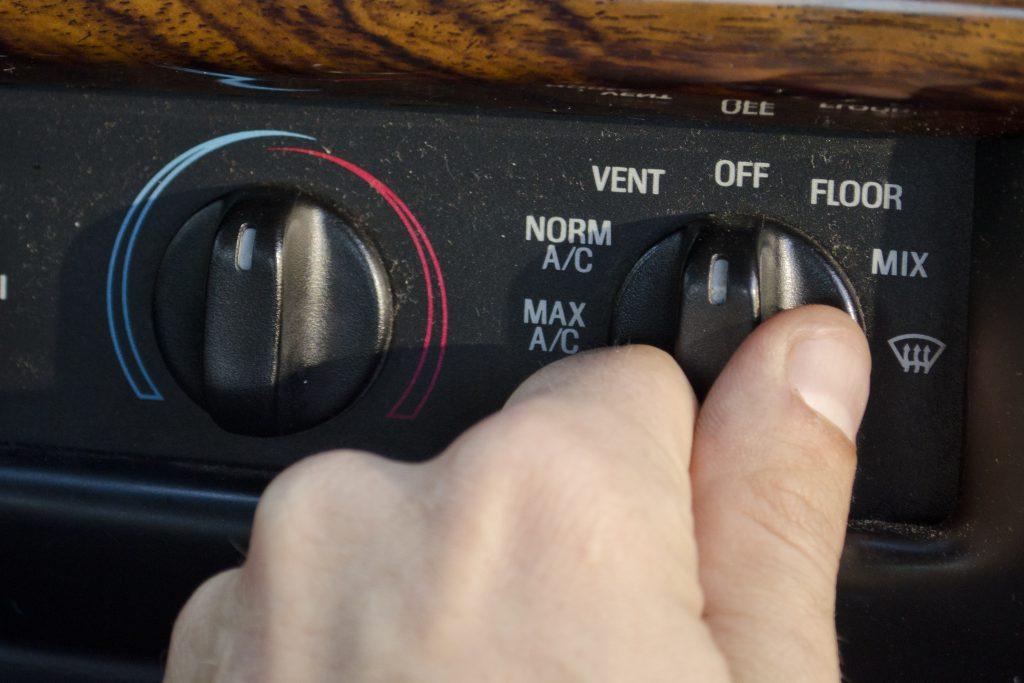 Turn off the cooling machine to avoid overheating for truck Different ways to Avoid Overheating For Truck