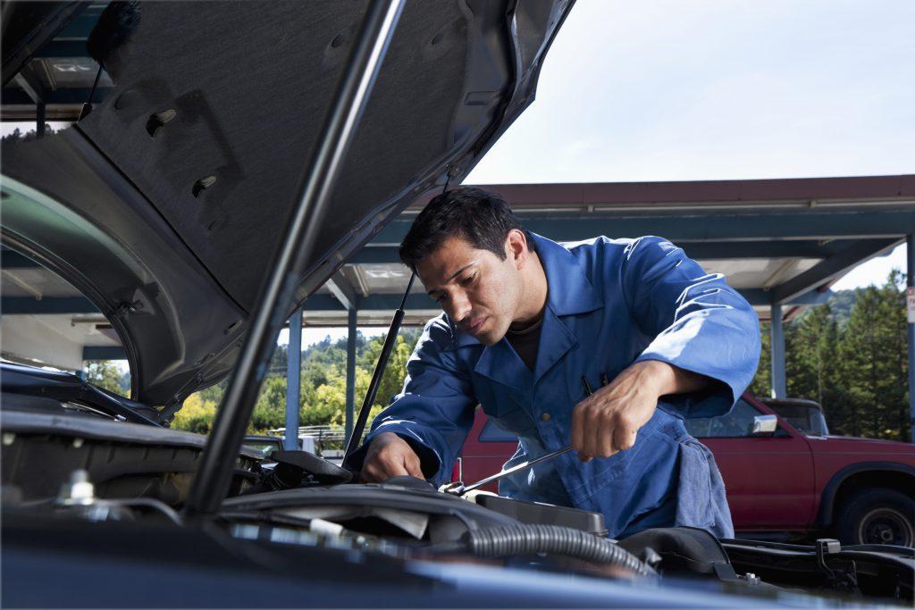 Different causes of oil on spark plug threads problems Major cause of oil on spark plug threads