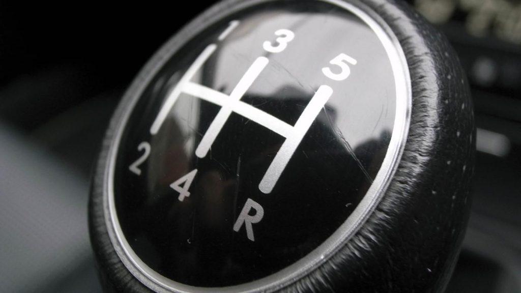 Manual transmission gear shifts in a Straight Line Working of Manual transmission gear shifts