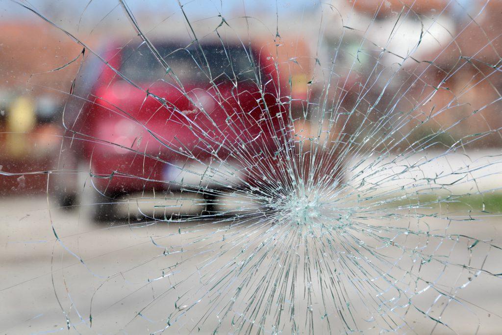 Expected time for how long to replace windshield Ask trained expert how long to replace windshield