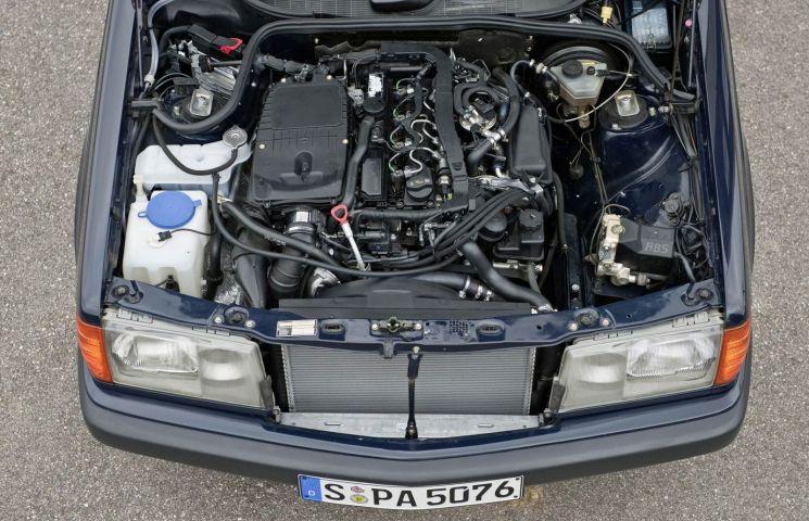 Mercedes-Benz engine. mercedes won’t turn over