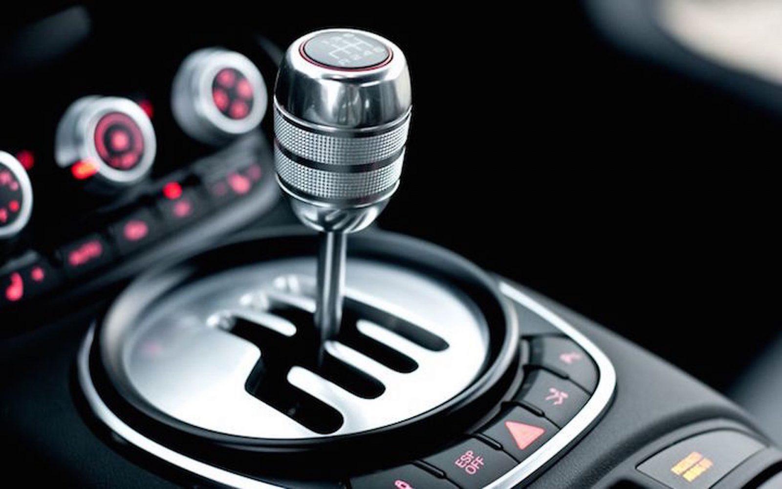 The Reasons for Manual Transmission Won’t Go into Gear When Running