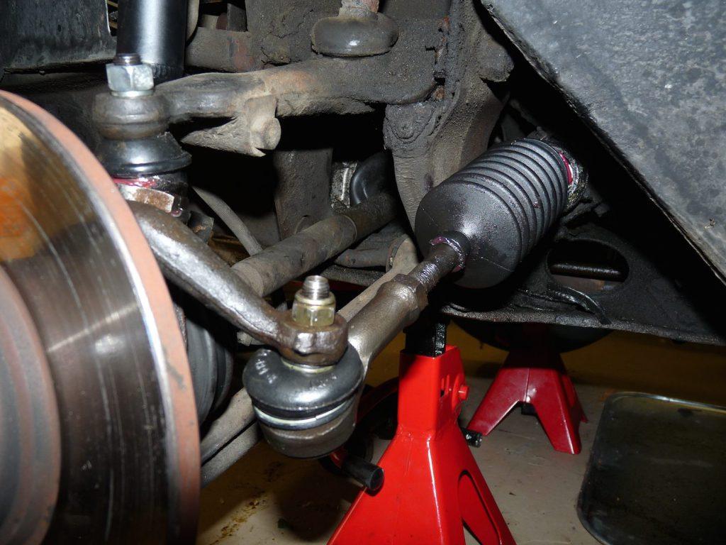 Top effects of driving with a bad tie rod After effects of driving with a bad tie rod