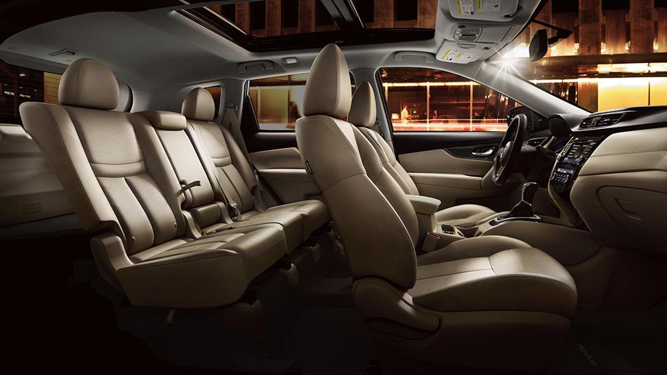 Rogue has better comfort features. subaru forester vs nissan rogue
