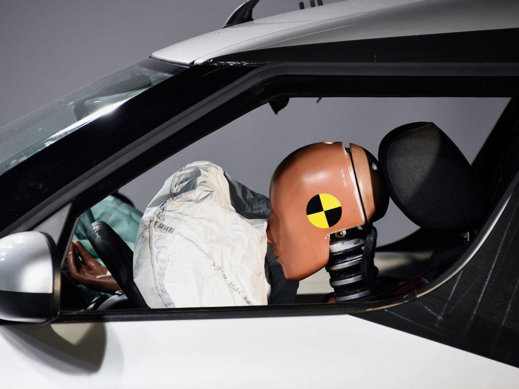 Knowledge about racing steering wheels with airbag All about racing steering wheels with airbag