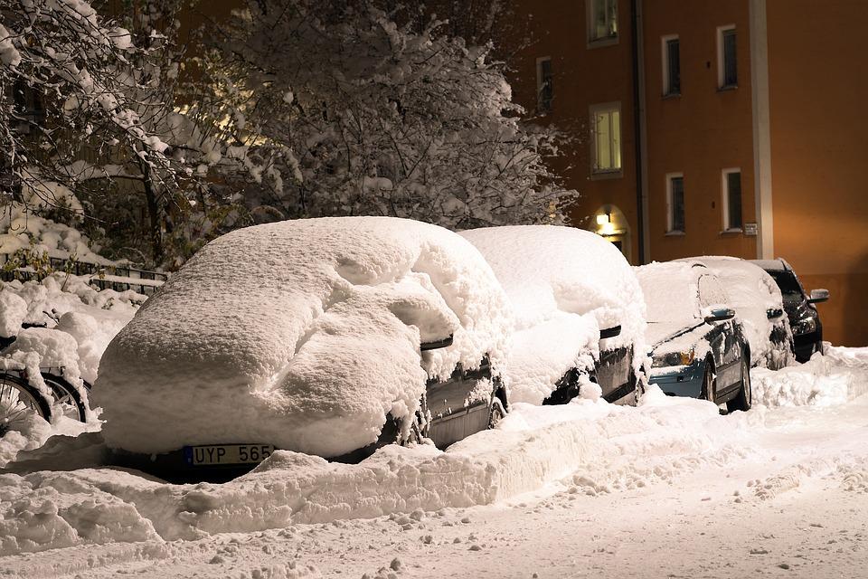 Getting your car unstuck from snow in the right manner All about getting your car unstuck from snow