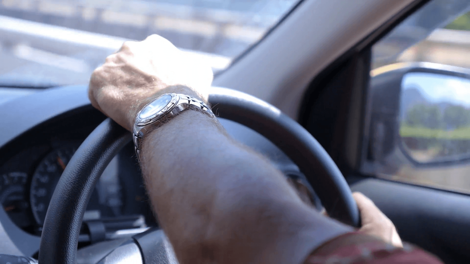 Three Ways to Hold the Steering Wheel of Your Car Properly CAR FROM JAPAN