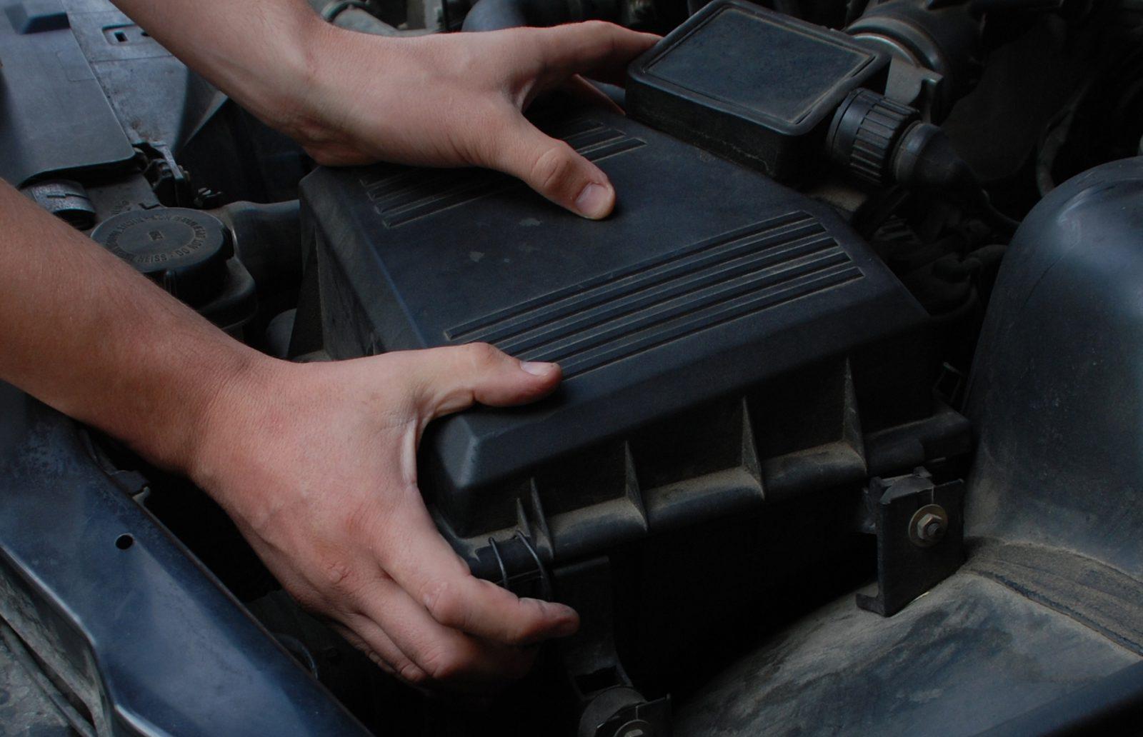 three-signs-of-a-dirty-car-air-filter-you-should-know-car-from-japan