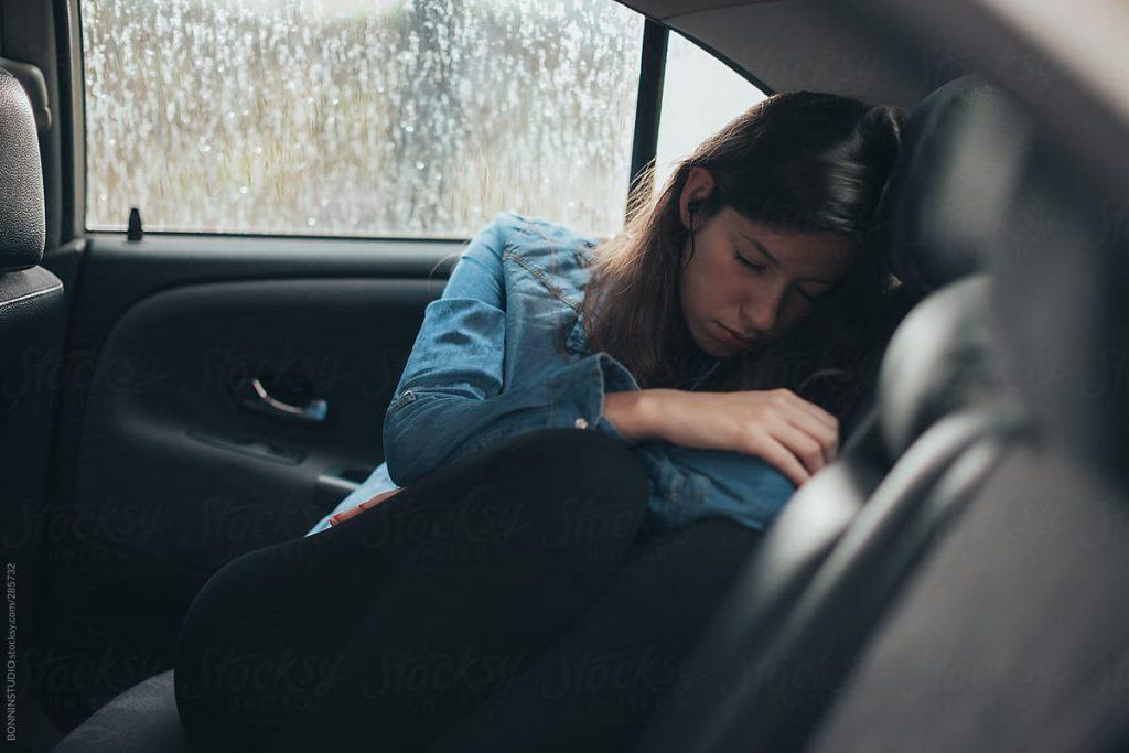 Complete GUide about sleeping in car with engine on