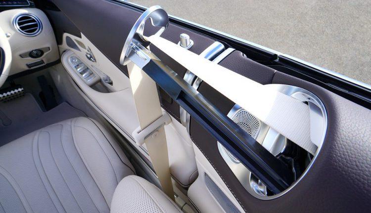 How Car Seatbelt Design is Different from Airplanes Car Seatbelt Design- The Definitive Guide