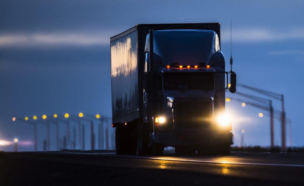 truck drivers don’t use beam? Why? Why truck drivers avoid using beam at night
