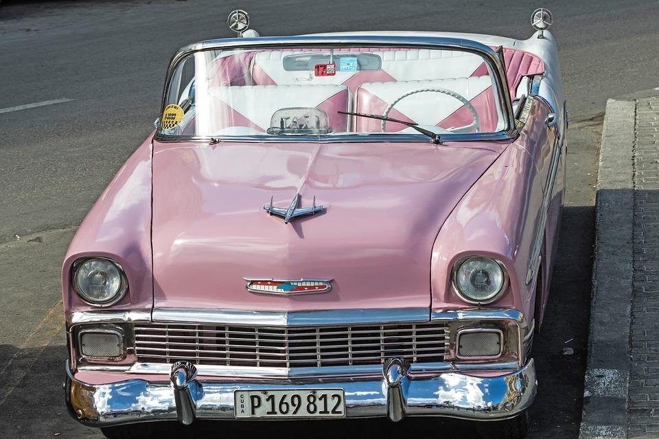 Are there pink cars around the world? The definitive guide to people ignoring pink cars
