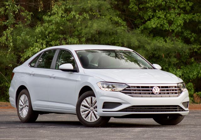 Volkswagen Jetta vs Toyota Corolla- The Definitive Way Volkswagen Jetta vs Toyota Corolla- The Explanation