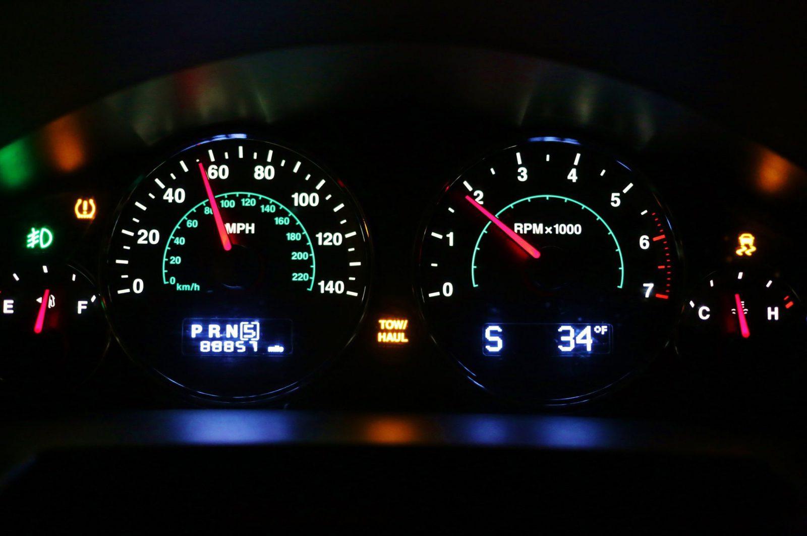 blinking red light on top of dash while driving car