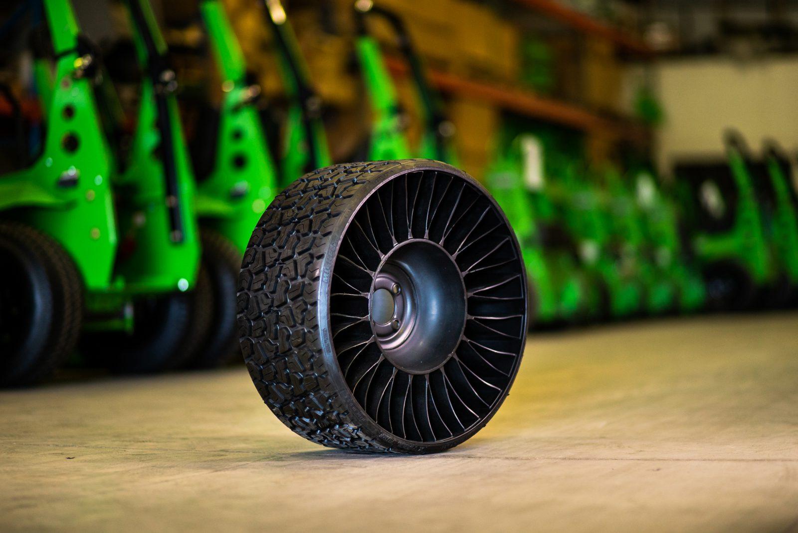 Tweel Tires - The Airless Tires With Incredible Design | CAR FROM JAPAN