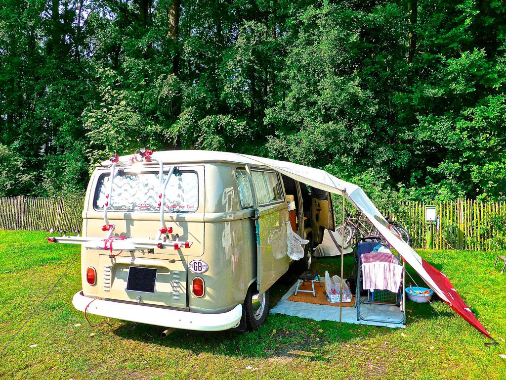 turn your car into a camper right now! turn your car into a camper in a few steps