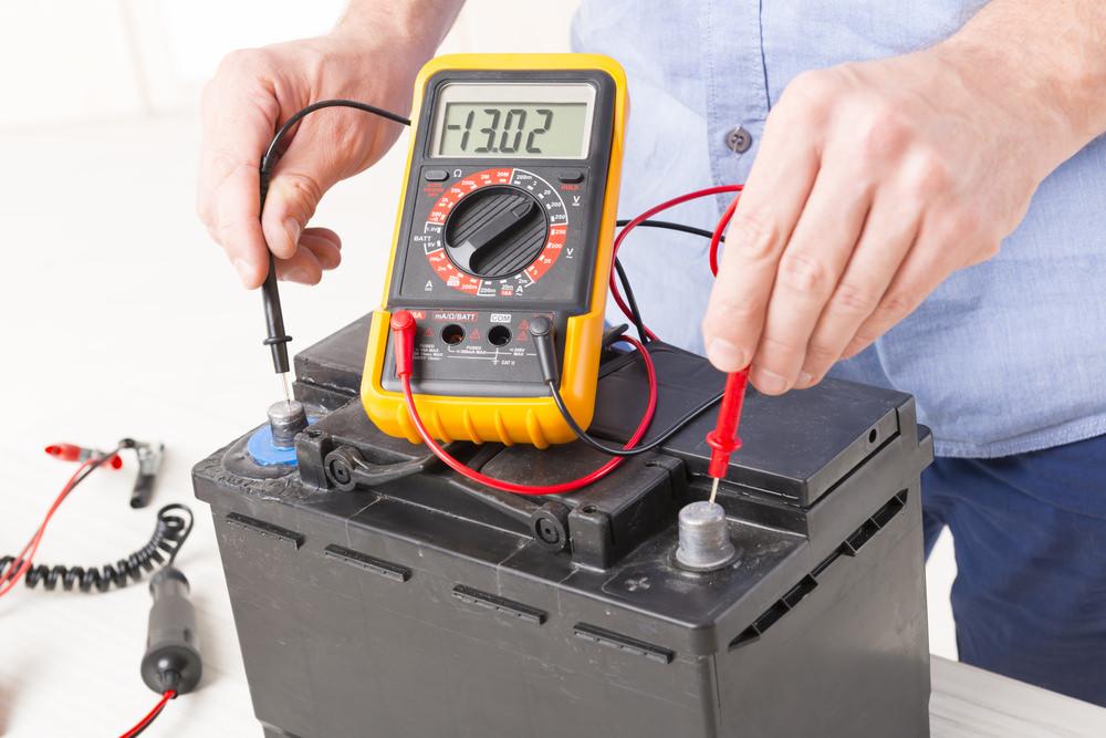 volt meter on car battery