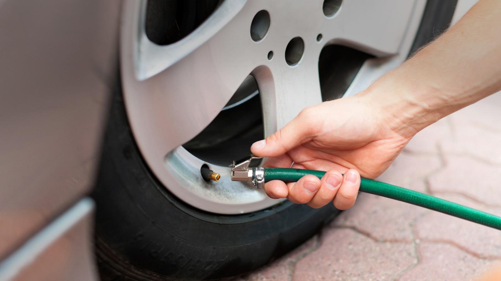 Tire Checking Honda Fit's B1 Service