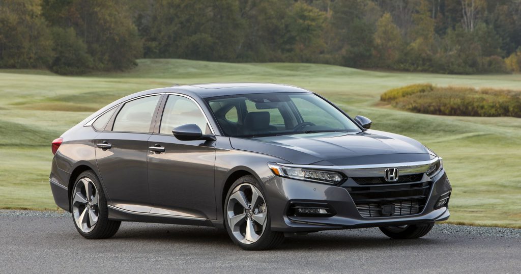 Camry hybrid vs Accord hybrid: Search for Better Sedan ends here Camry hybrid vs Accord hybrid: the differences to know