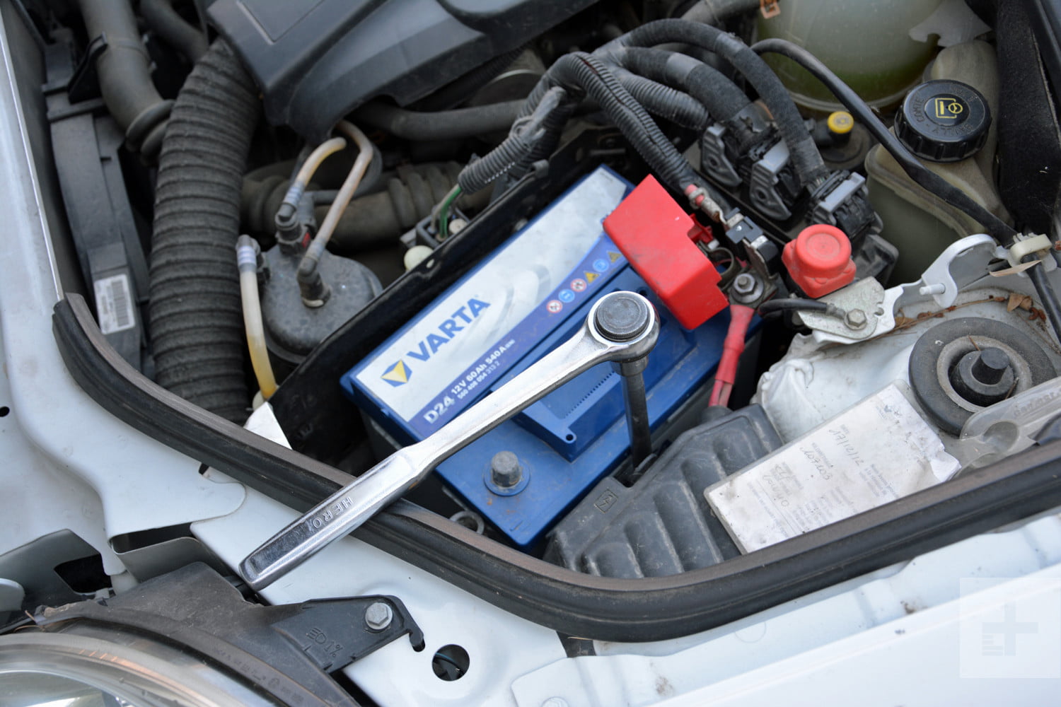 How To Remove A Car Battery? The Steps To Follow CAR FROM JAPAN