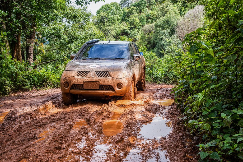 When it is the off-road condition where the tires crush through the gravels or navigate through the deep sand, it is time to turn on the 4WD. four-wheel drive