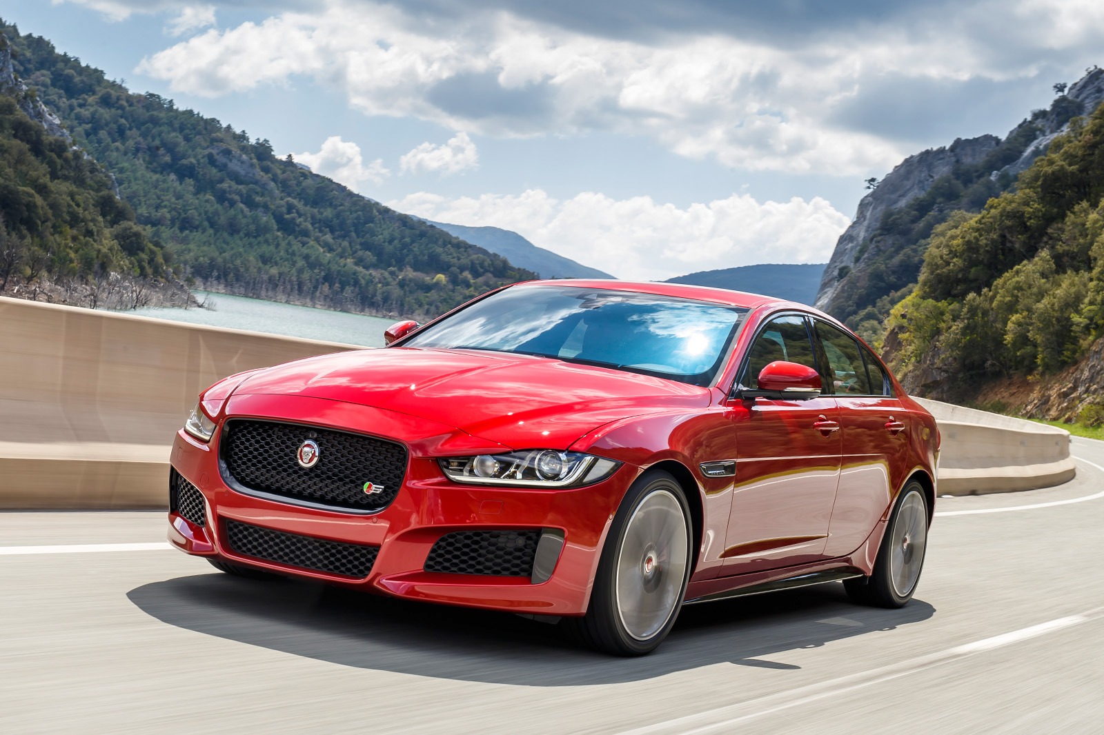 2017 Jaguar XE 20d What is a Diesel Car?