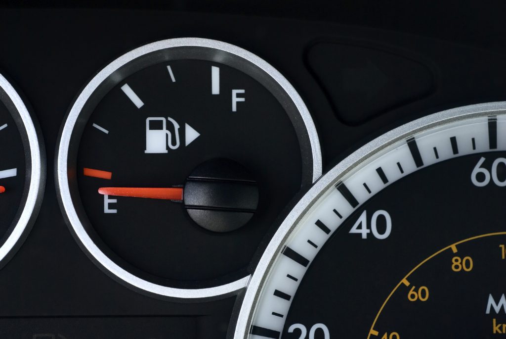 little arrow near the fuel pump symbol helps easily find where the fuel cap is car dashboard