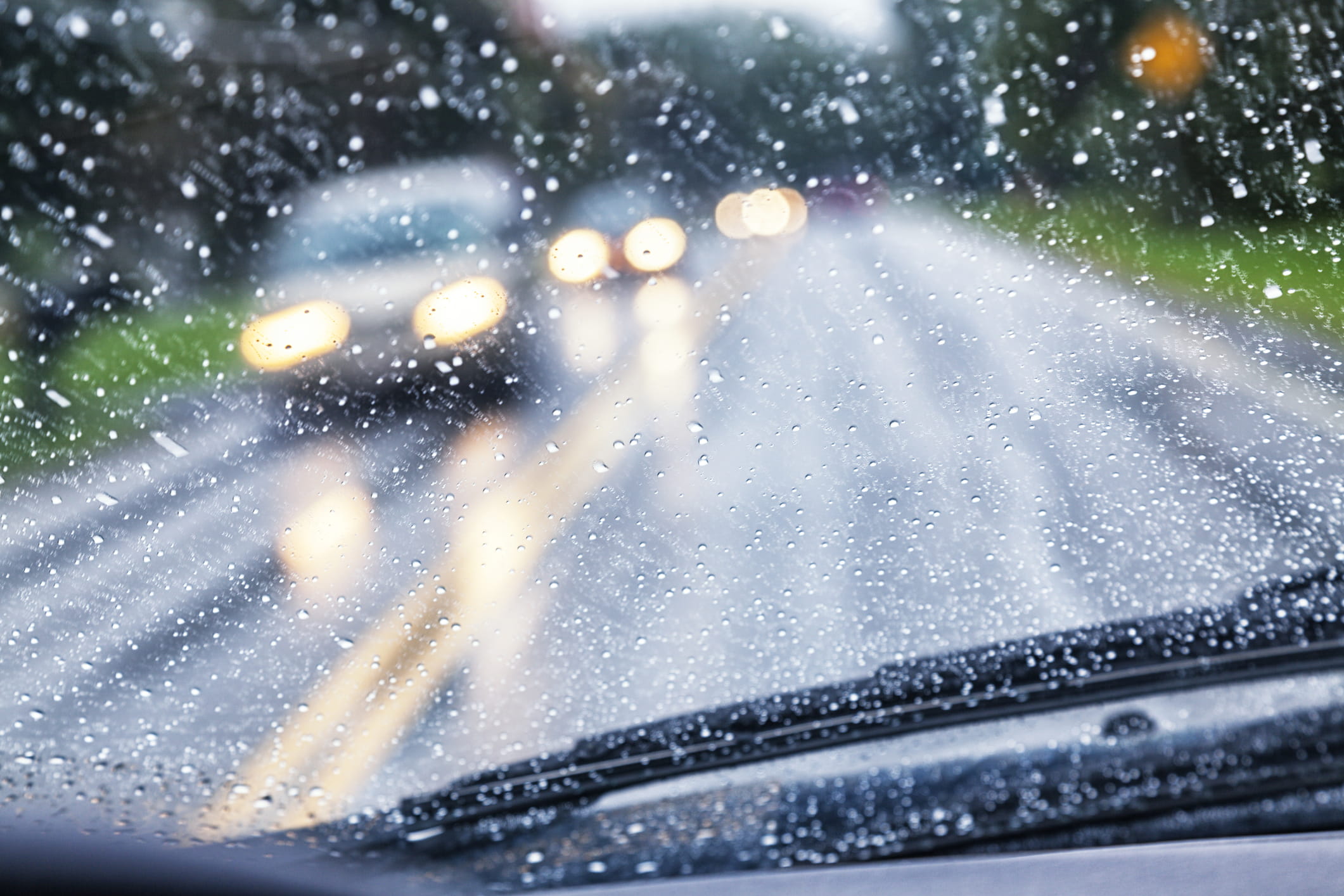 The Ultimate Guide To Safe Driving In A Thunderstorm - CAR FROM JAPAN