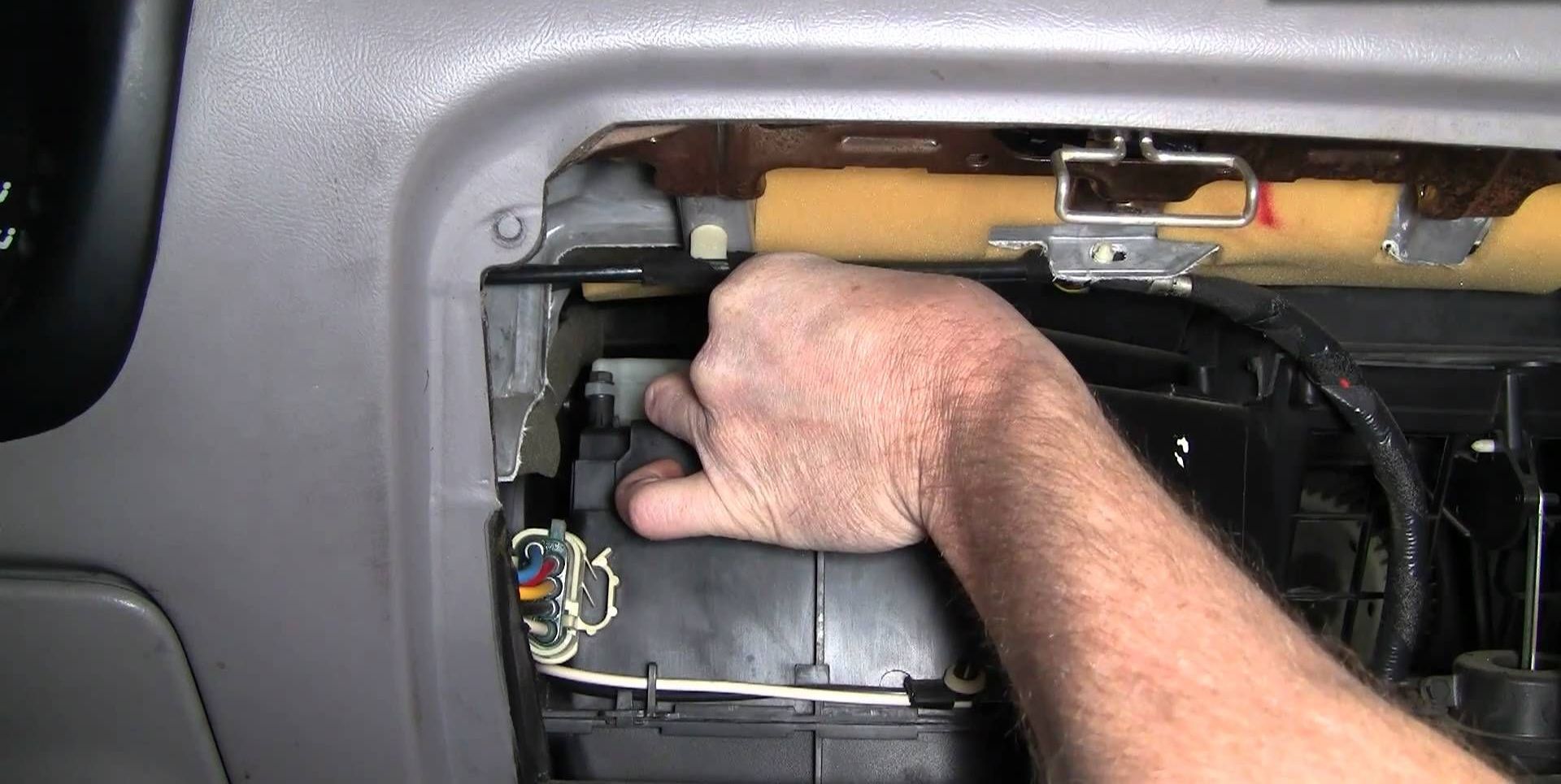 2014 Ford Escape Blend Door Actuator Location