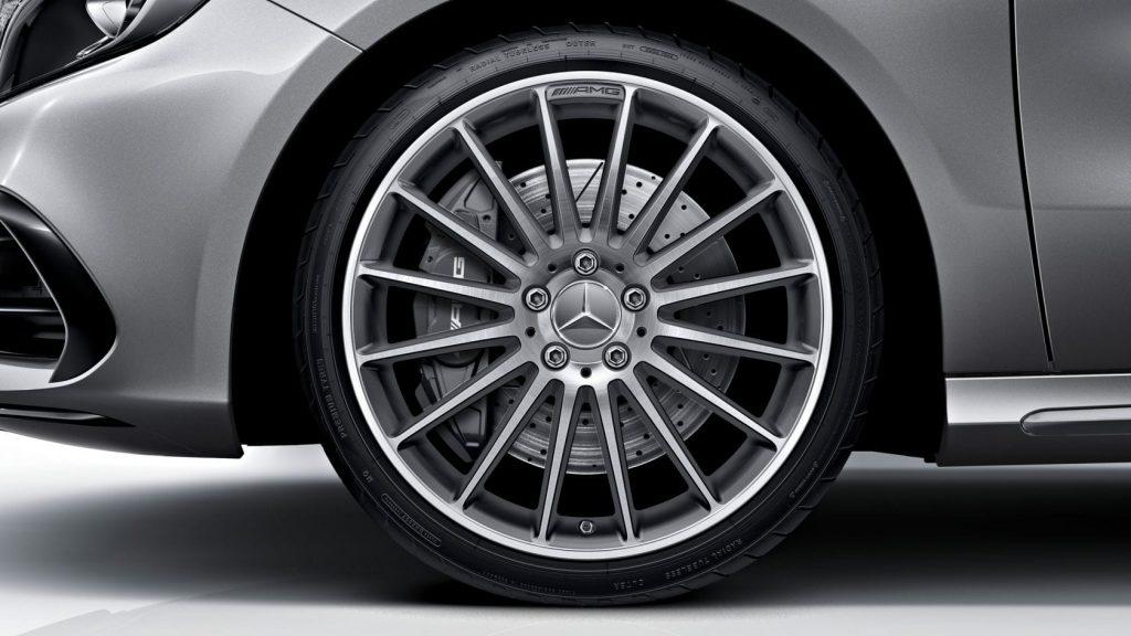 Independent Sensors on All Wheels Mercedes-Benz 4MATIC technology