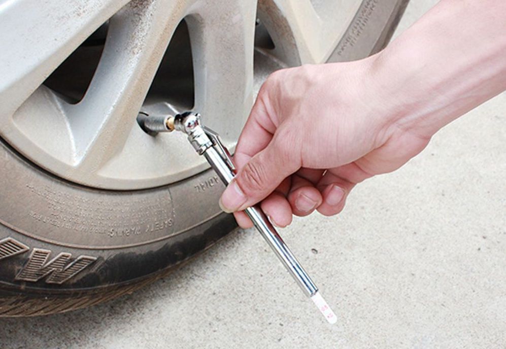 Stick tire pressure gauges
