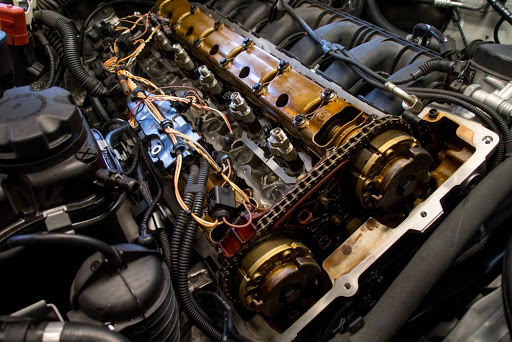 BMW Engine what does a motor mount do