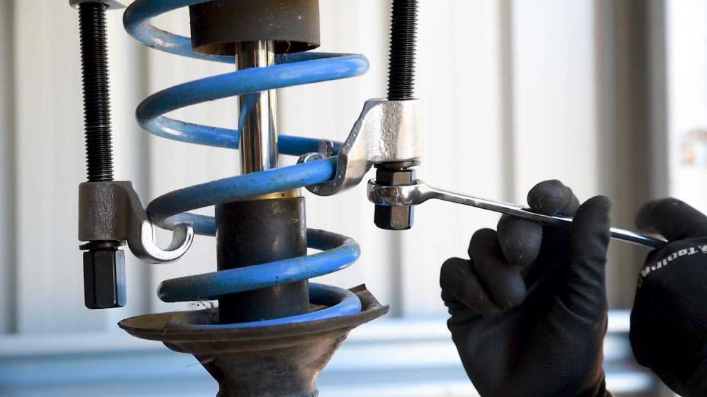 Coil Spring Compressor How to use a coil spring compressor