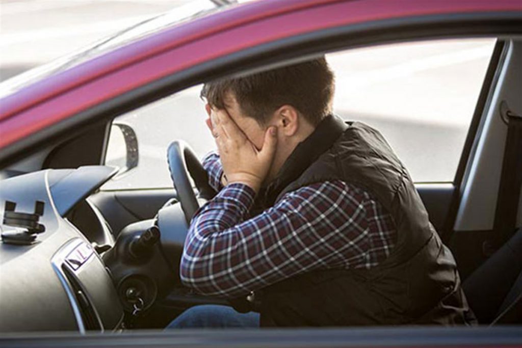 how to stay in your lane while driving