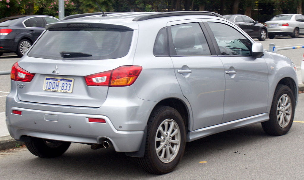 A 2WD Mitsubishi ASX 2 wheel drive vs 4 wheel drive