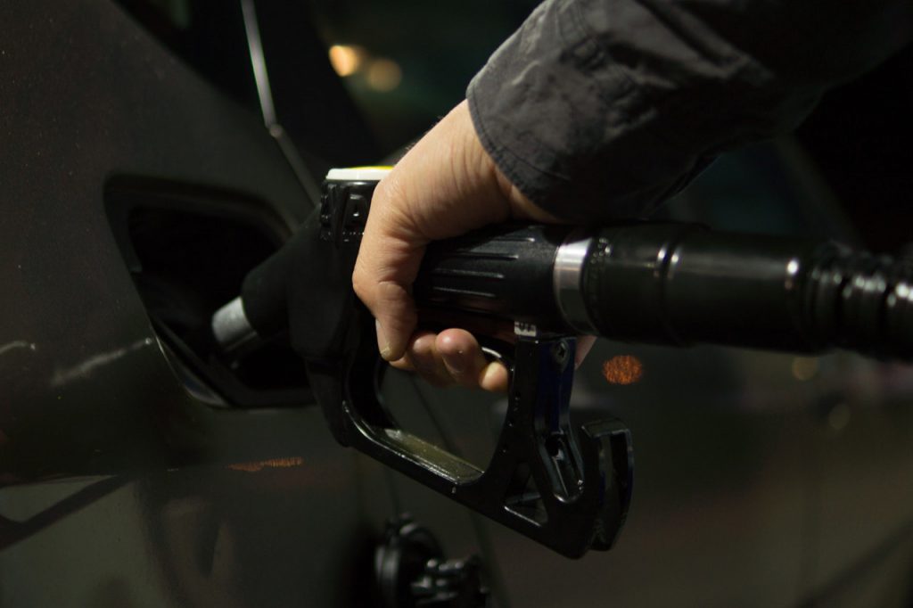 9 Ways You Are Unconsciously Wasting Money on Car 9 Ways You Are Unconsciously Wasting Money on Car