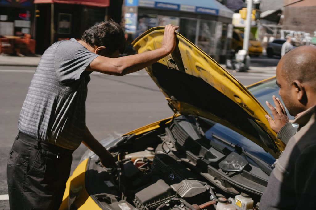 9 Ways You Are Unconsciously Wasting Money on Car 9 Ways You Are Unconsciously Wasting Money on Car