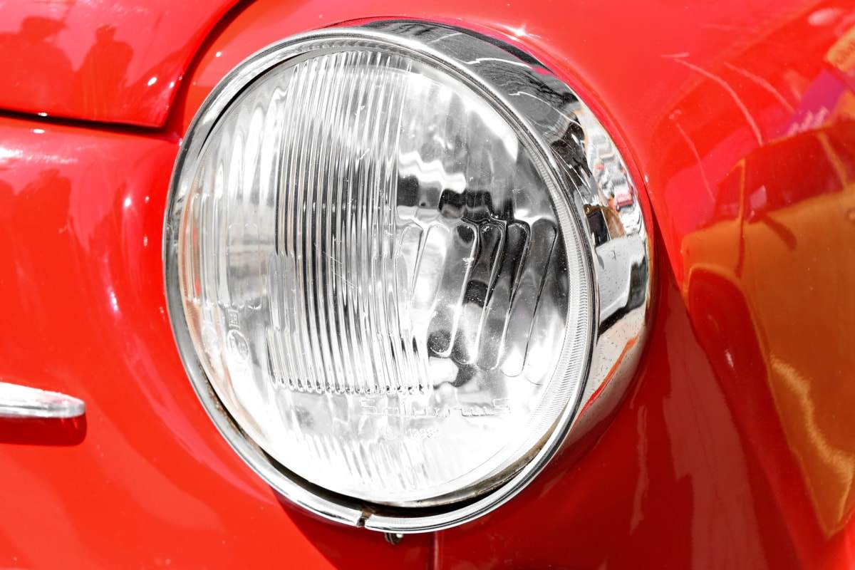 A reflector headlight. projector vs reflector headlights