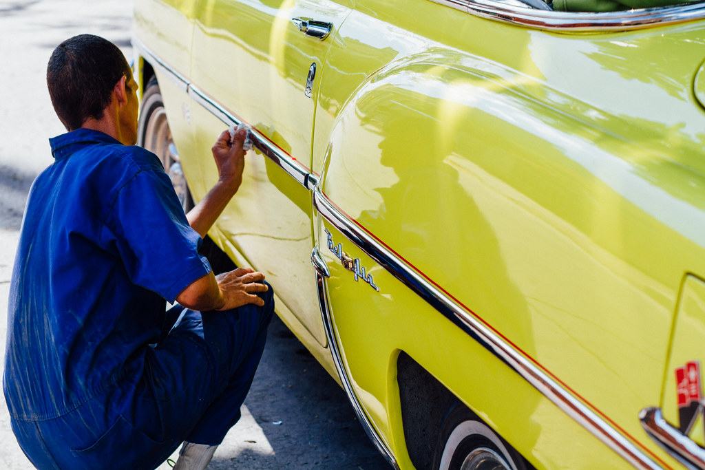 Car waxing will protect the paint from the sun. how to protect car paint from sun