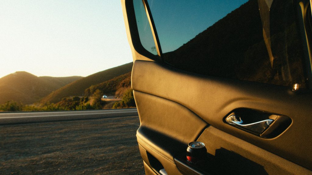 Comment réparer une portière de voiture qui ne se ferme pas correctement - Reprogrammation moteur